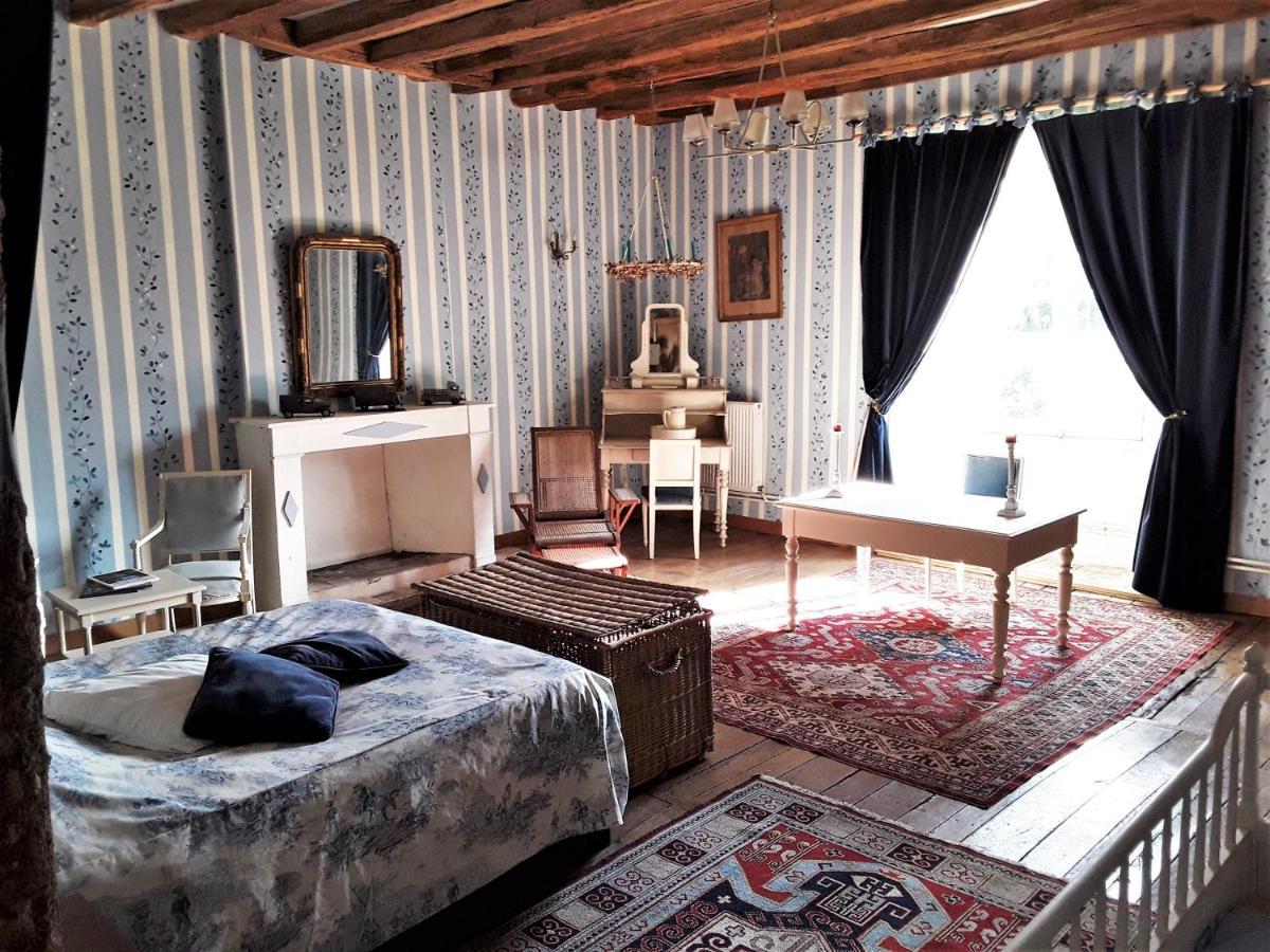 Les Chambres Du Logis Du Chatelier Bressuire Kültér fotó