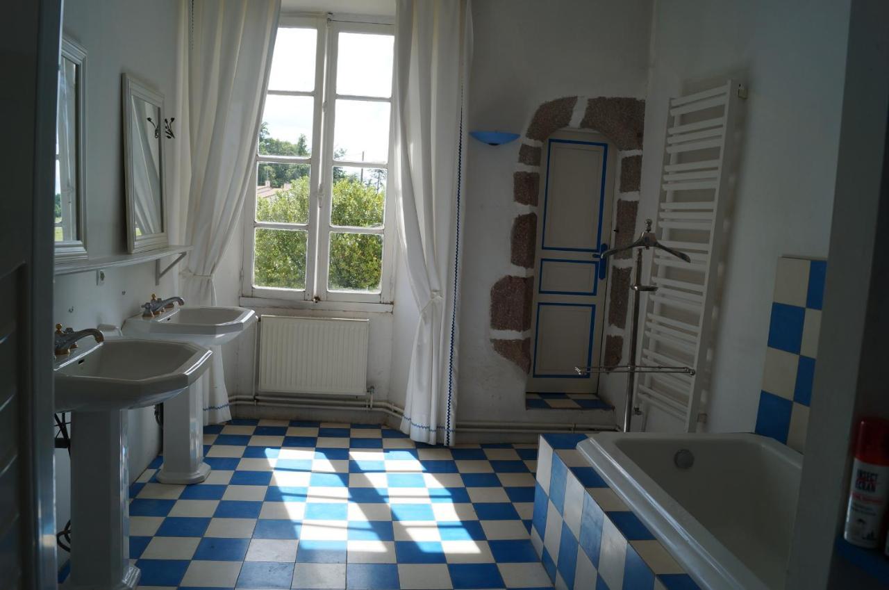 Les Chambres Du Logis Du Chatelier Bressuire Kültér fotó