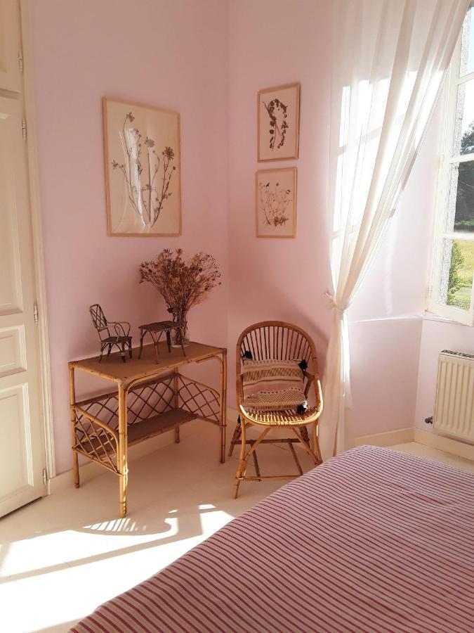 Les Chambres Du Logis Du Chatelier Bressuire Kültér fotó