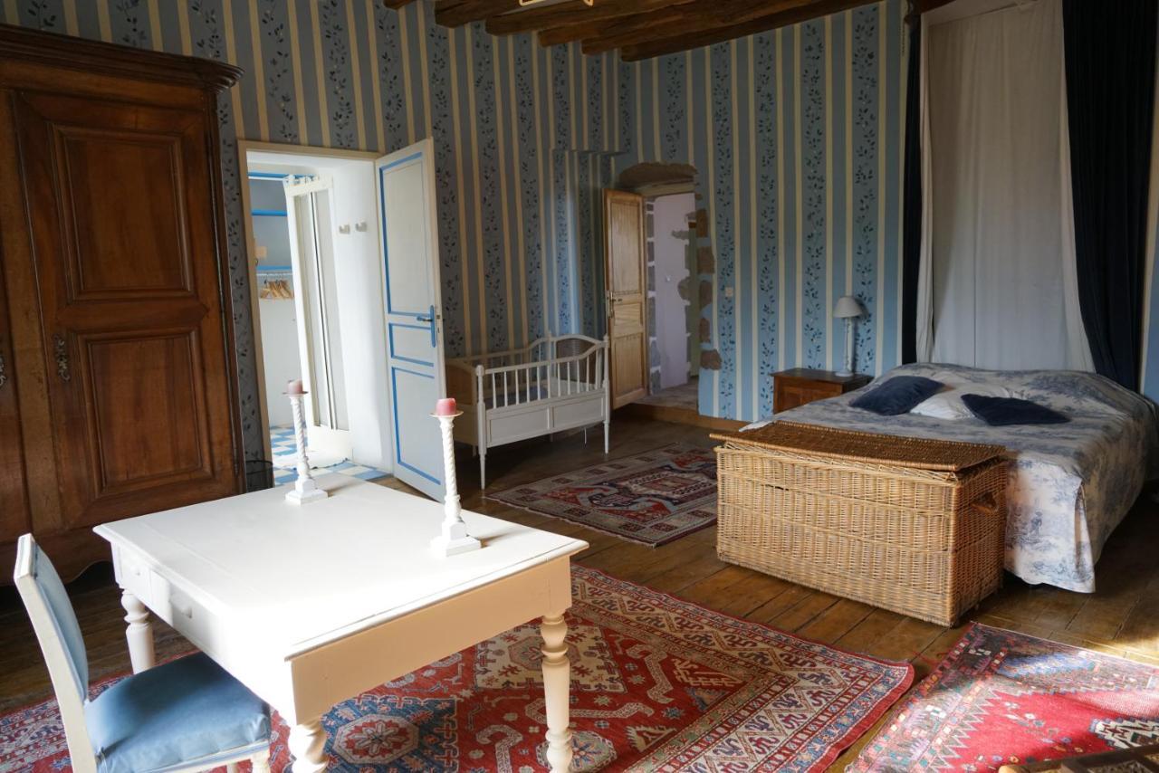 Les Chambres Du Logis Du Chatelier Bressuire Kültér fotó